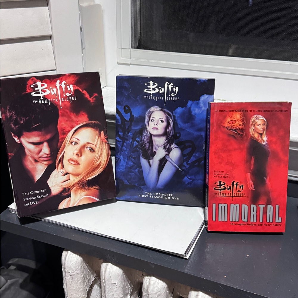 🧛‍♀️✨ HOST PICK ✨🧛‍♀️Exclusive Buffy the Vampire Slayer Ultimate Bundle ✨🧛‍♀️ - Picture 2 of 16